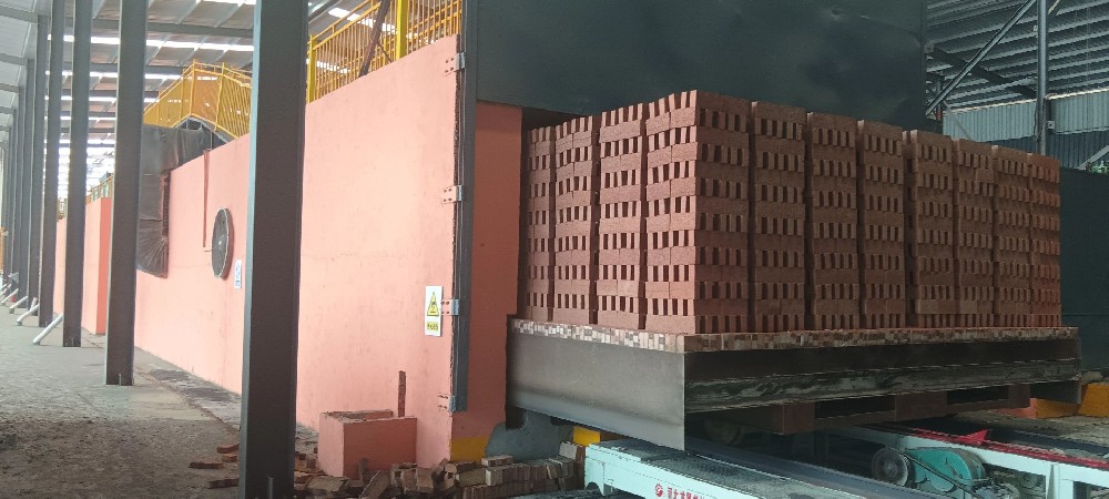 亞新再譜新篇：4.8 米 “一烘一燒” 隧道窯今日成功投產(chǎn)，以細(xì)節(jié)鑄就高效能